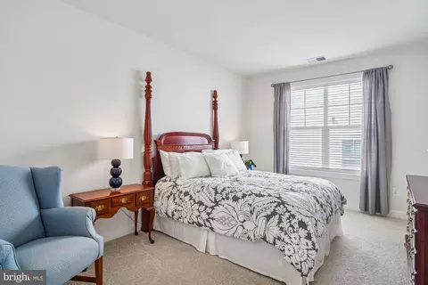 Bedroom - 8776 Walnut Bottom Ln, Frederick, MD 21701 photo 4 of 9
