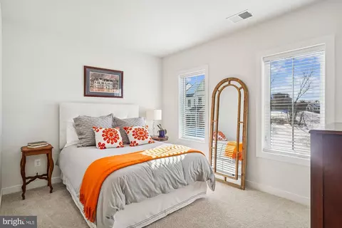 Bedroom - 8776 Walnut Bottom Ln, Frederick, MD 21701 photo 6 of 9
