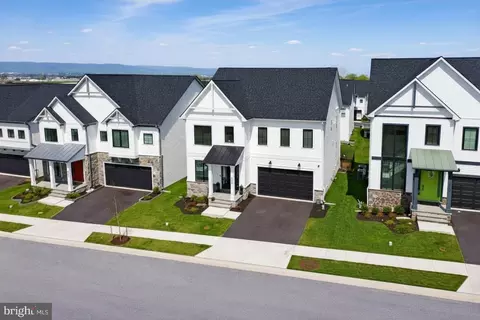 8776 Walnut Bottom Ln, Frederick, MD 21701