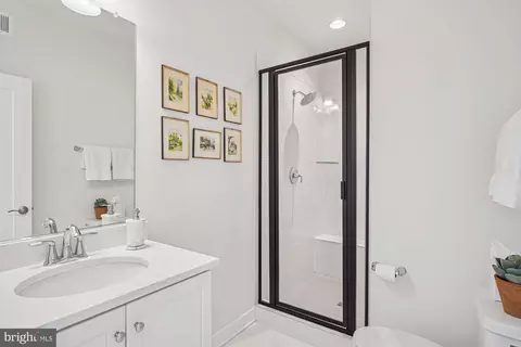 Bath - 8776 Walnut Bottom Ln, Frederick, MD 21701 photo 1 of 4