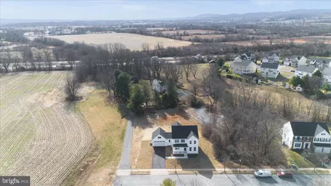 641 Swallowtail Dr, Frederick, MD 21703 photo 2