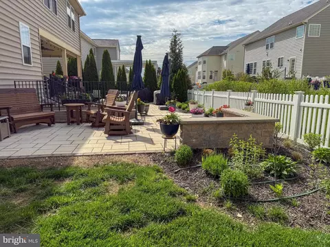 Exterior - 6201 Payton Way, Frederick, MD 21703 photo 9 of 19