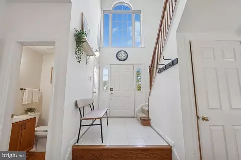 Entry Way - 2539 Waterside Dr, Frederick, MD 21701 photo 2 of 3