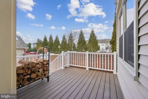 Exterior - 2539 Waterside Dr, Frederick, MD 21701 photo 2 of 9