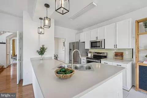 Kitchen - 2539 Waterside Dr, Frederick, MD 21701 photo 2 of 4