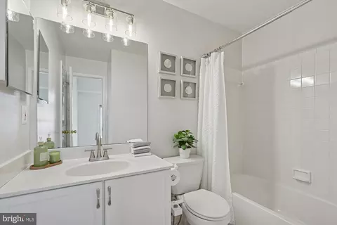 Bath - 2539 Waterside Dr, Frederick, MD 21701 photo 5 of 5