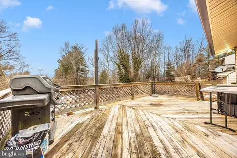 Exterior - 2778 Lynn St, Frederick, MD 21704 photo 7 of 12
