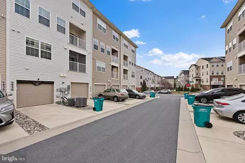 Exterior - 5936 Forum Sq, Frederick, MD 21703 photo 4 of 7
