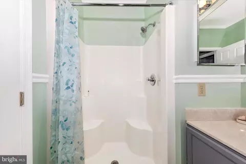 Bath - 8205 Blue Heron Dr #2B, Frederick, MD 21701 photo 3 of 3