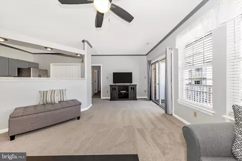 Living - 8205 Blue Heron Dr #2B, Frederick, MD 21701 photo 2 of 2