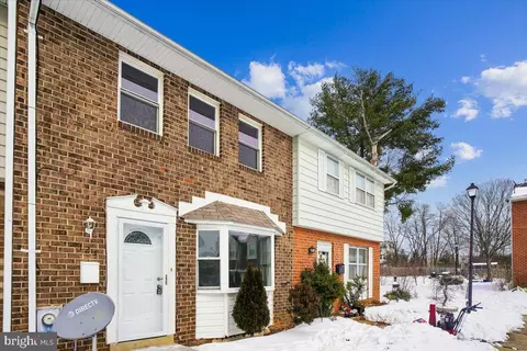 124 Key Pkwy, Frederick, MD 21702 photo 2