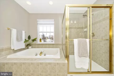 Bath - 3516 Connor Pl, Frederick, MD 21704 photo 3 of 5