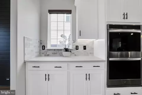 Kitchen - 5719 Hawk Ridge Rd, Frederick, MD 21704 photo 4 of 8