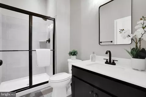 Bath - 5719 Hawk Ridge Rd, Frederick, MD 21704 photo 1 of 10