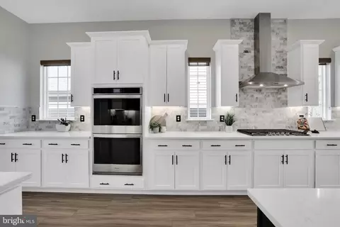 Kitchen - 5719 Hawk Ridge Rd, Frederick, MD 21704 photo 5 of 8