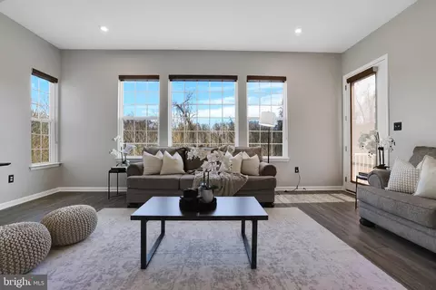 Living - 5719 Hawk Ridge Rd, Frederick, MD 21704 photo 3 of 3