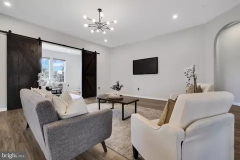 Living - 5719 Hawk Ridge Rd, Frederick, MD 21704 photo 2 of 3