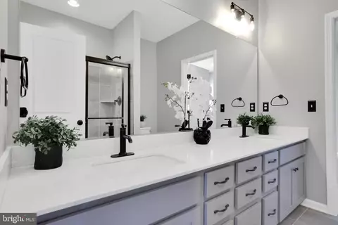 Bath - 5719 Hawk Ridge Rd, Frederick, MD 21704 photo 7 of 10