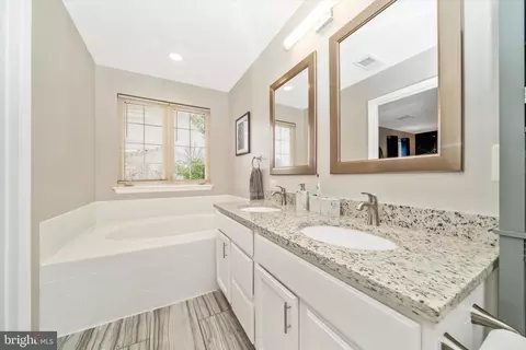Bath - 9521 Bellhaven Ct, Frederick, MD 21701 photo 1 of 4