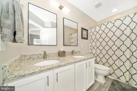 Bath - 9521 Bellhaven Ct, Frederick, MD 21701 photo 3 of 4