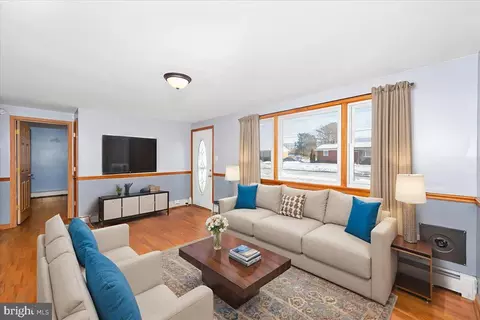 Living - 706 E Main St, Thurmont, MD 21788 photo 1 of 3