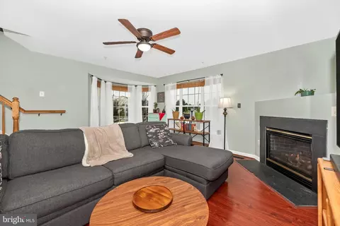 Living - 617 Hollowstone Rd, Frederick, MD 21703 photo 3 of 4