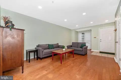Living - 617 Hollowstone Rd, Frederick, MD 21703 photo 2 of 4