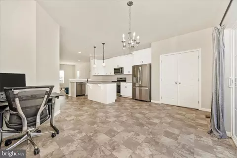 Entry Way - 1310 Pedigree St, Frederick, MD 21702 photo 5 of 14