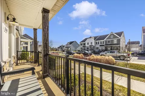 Exterior - 1310 Pedigree St, Frederick, MD 21702 photo 10 of 16