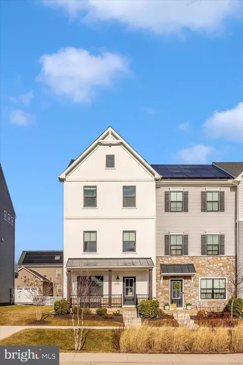Exterior - 1310 Pedigree St, Frederick, MD 21702 photo 4 of 16