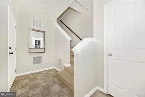 Entry Way - 1310 Pedigree St, Frederick, MD 21702 photo 2 of 14