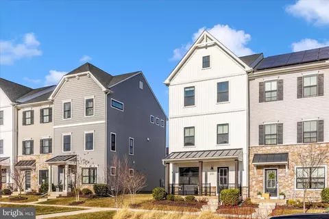Exterior - 1310 Pedigree St, Frederick, MD 21702 photo 2 of 16