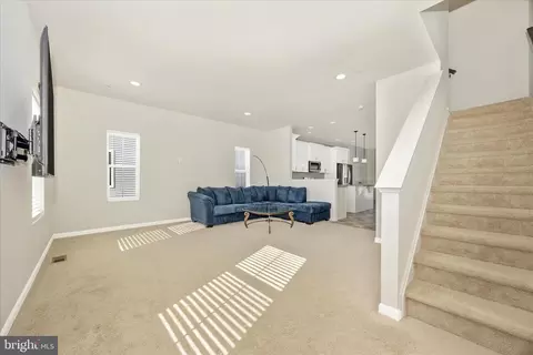 Entry Way - 1310 Pedigree St, Frederick, MD 21702 photo 3 of 14