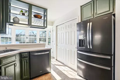 Kitchen - 2379 Bear Den Rd, Frederick, MD 21701 photo 4 of 5