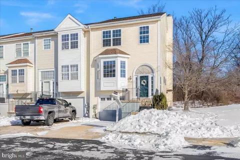 5636 Ashburn Ter, Frederick, MD 21703 photo 2