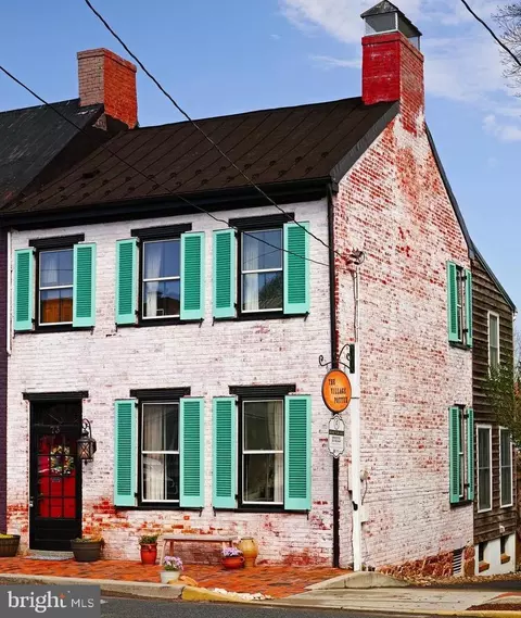 73 W Main St, New Market, MD 21774