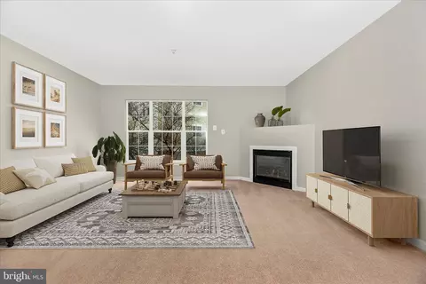 Living - 607 Hollowstone Rd, Frederick, MD 21703 photo 8 of 12