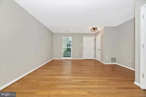 Living - 607 Hollowstone Rd, Frederick, MD 21703 photo 7 of 12
