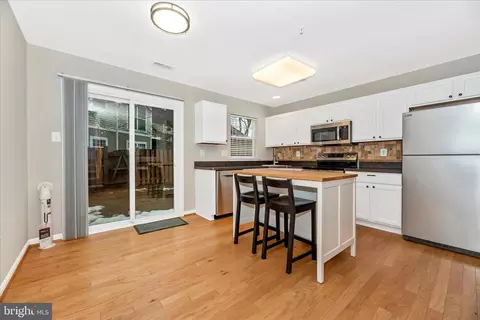 Kitchen - 607 Hollowstone Rd, Frederick, MD 21703 photo 2 of 9