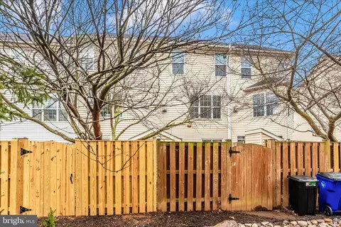 Exterior - 607 Hollowstone Rd, Frederick, MD 21703 photo 4 of 14