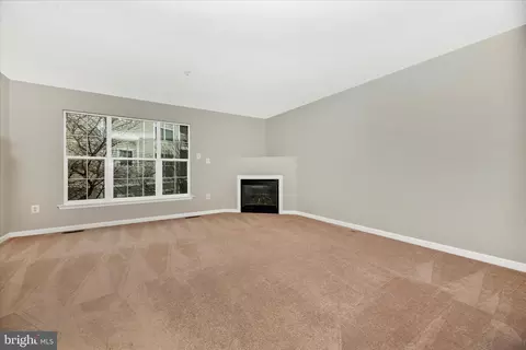 Living - 607 Hollowstone Rd, Frederick, MD 21703 photo 10 of 12