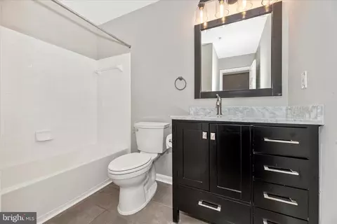 Bath - 607 Hollowstone Rd, Frederick, MD 21703 photo 1 of 3