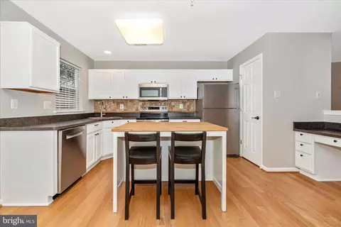 Kitchen - 607 Hollowstone Rd, Frederick, MD 21703 photo 4 of 9