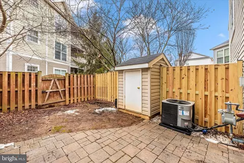 Exterior - 607 Hollowstone Rd, Frederick, MD 21703 photo 6 of 14