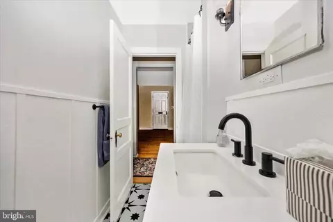 Bath - 633 Lee Pl, Frederick, MD 21702 photo 2 of 3