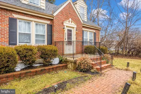 Exterior - 633 Lee Pl, Frederick, MD 21702 photo 5 of 13