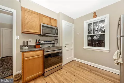 Kitchen - 633 Lee Pl, Frederick, MD 21702 photo 4 of 4
