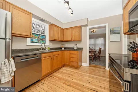 Kitchen - 633 Lee Pl, Frederick, MD 21702 photo 3 of 4