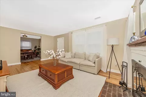 Living - 633 Lee Pl, Frederick, MD 21702 photo 2 of 2