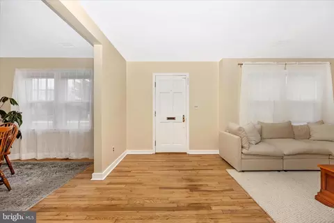Entry Way - 633 Lee Pl, Frederick, MD 21702 photo 1 of 3